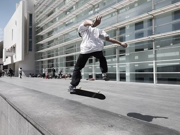 Das Viertel: Skater auf dem MACBA-Platz