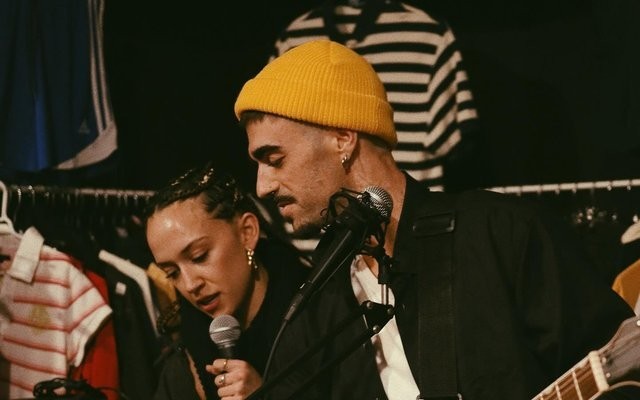 Dúo de música en vivo – Rua 11